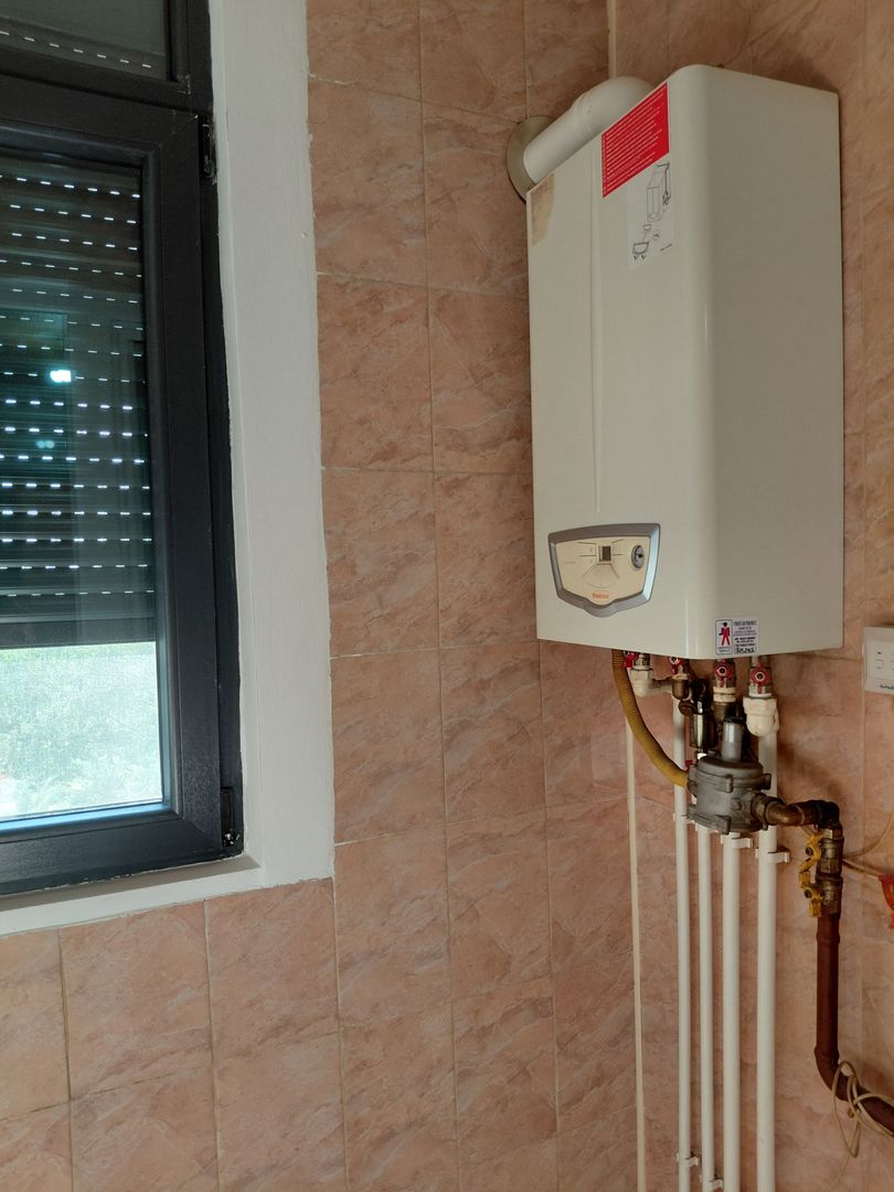 Apartament 2 camere, Tiglina 2, etaj 4,  balcon mare, liber! - Poză 4