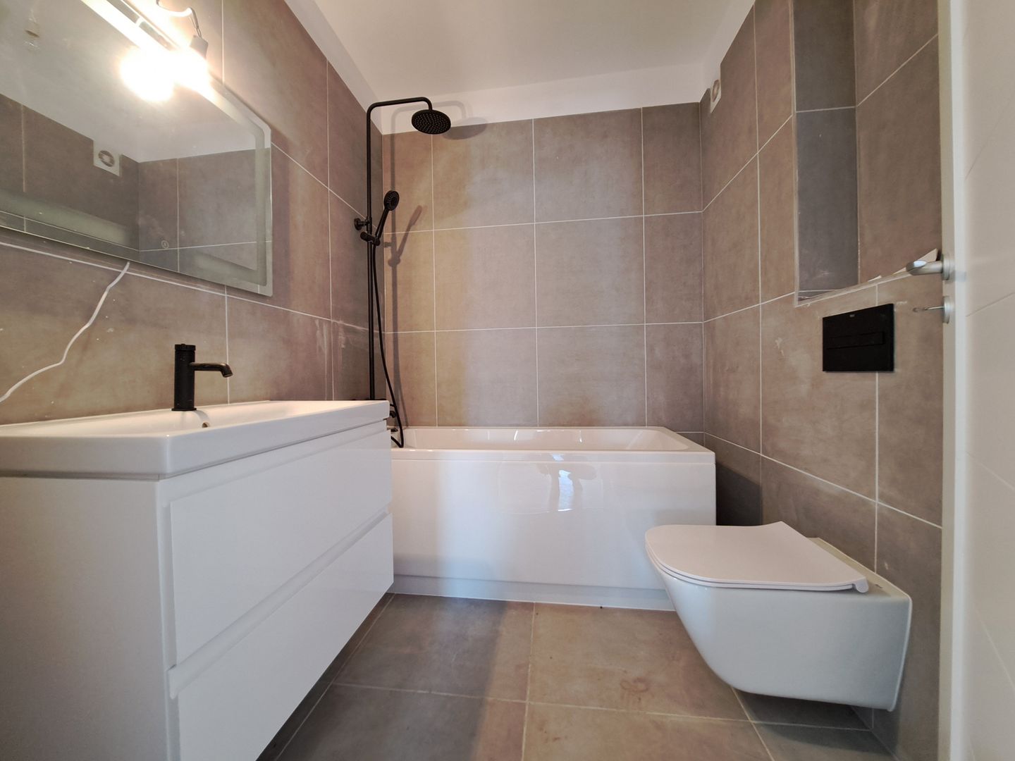 Apartament 4 camere, 2 bai Sibiu - Bloc nou, lift - Poză 6