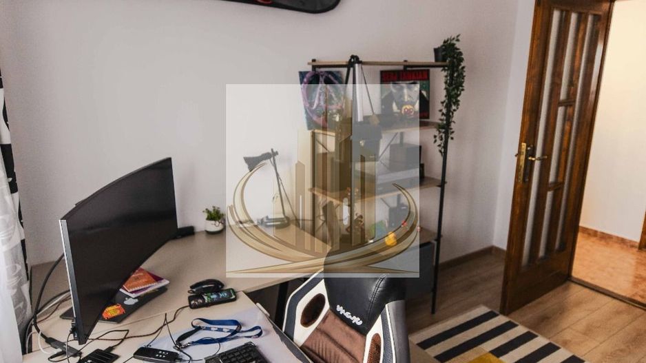 Apartament 4 camere Central 100mp 245000 euro - Poză 18