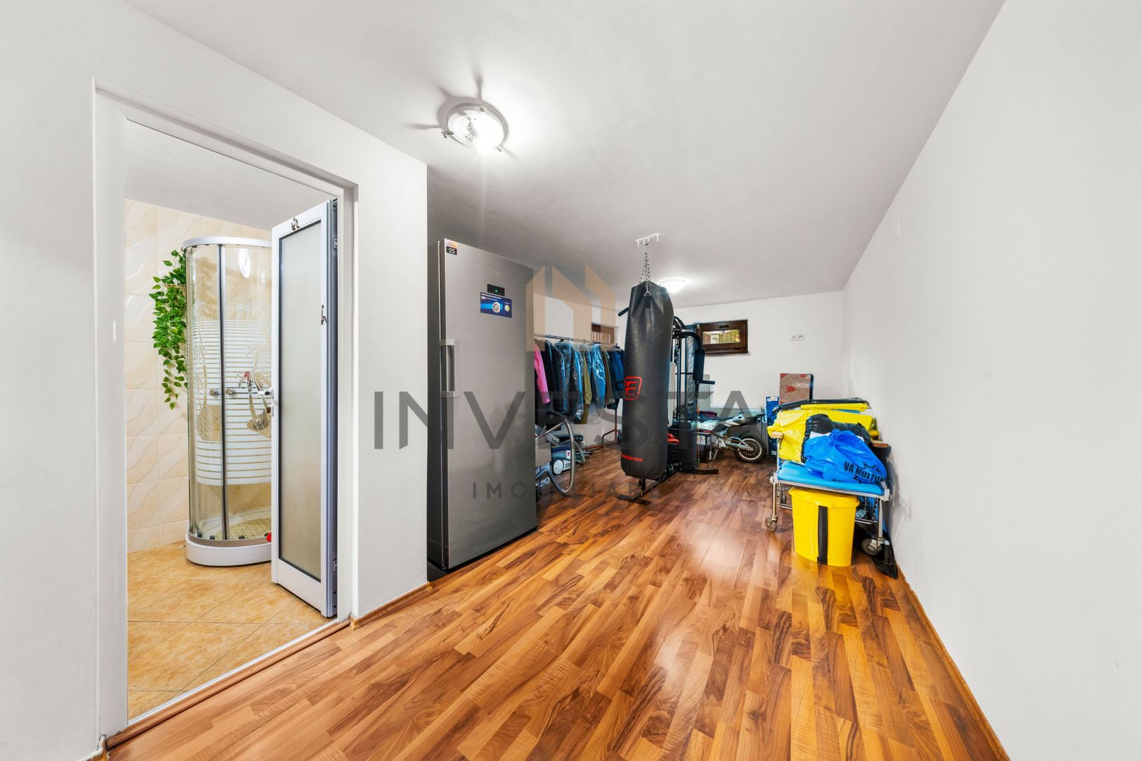 Casa individuala cu 7 camere, 260 mp, teren 900 mp, front 19m, Europa - Poză 19