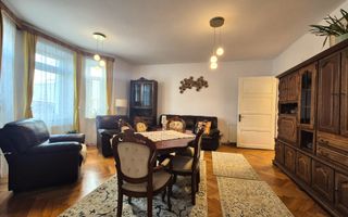 Piața de Miercuri, casă singură în curte, renovată 2025 - Poză 3