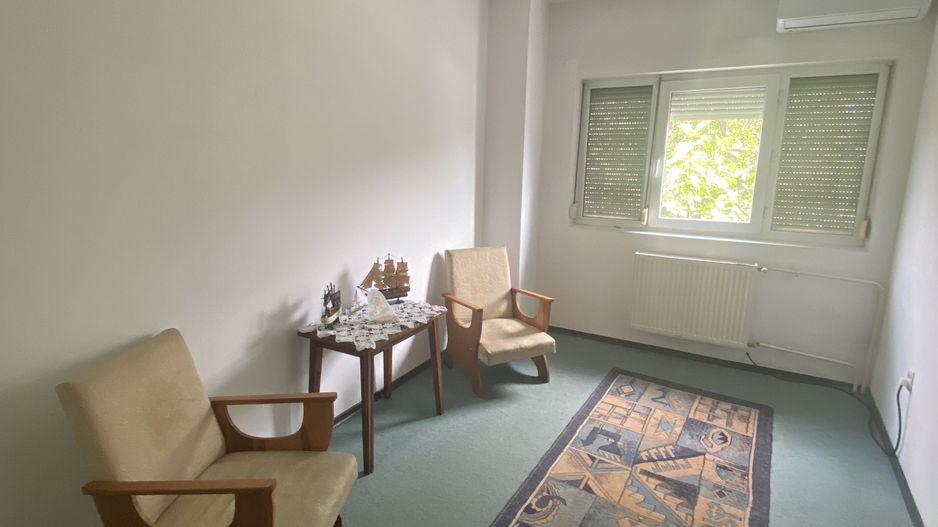 Casa de vânzare/închiriere zona Lunei - Poză 32