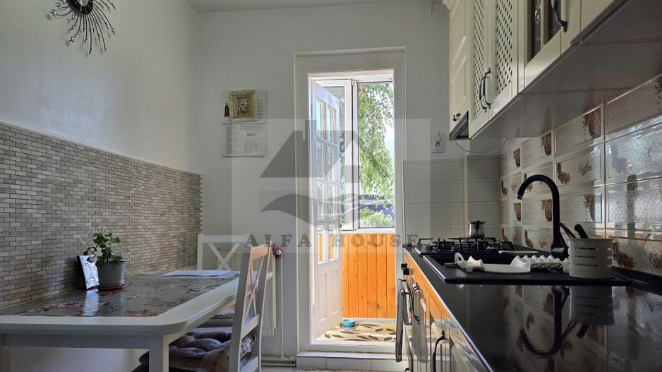 Apartament cu trei camere, zona Noua, 54 mp - Poză 9