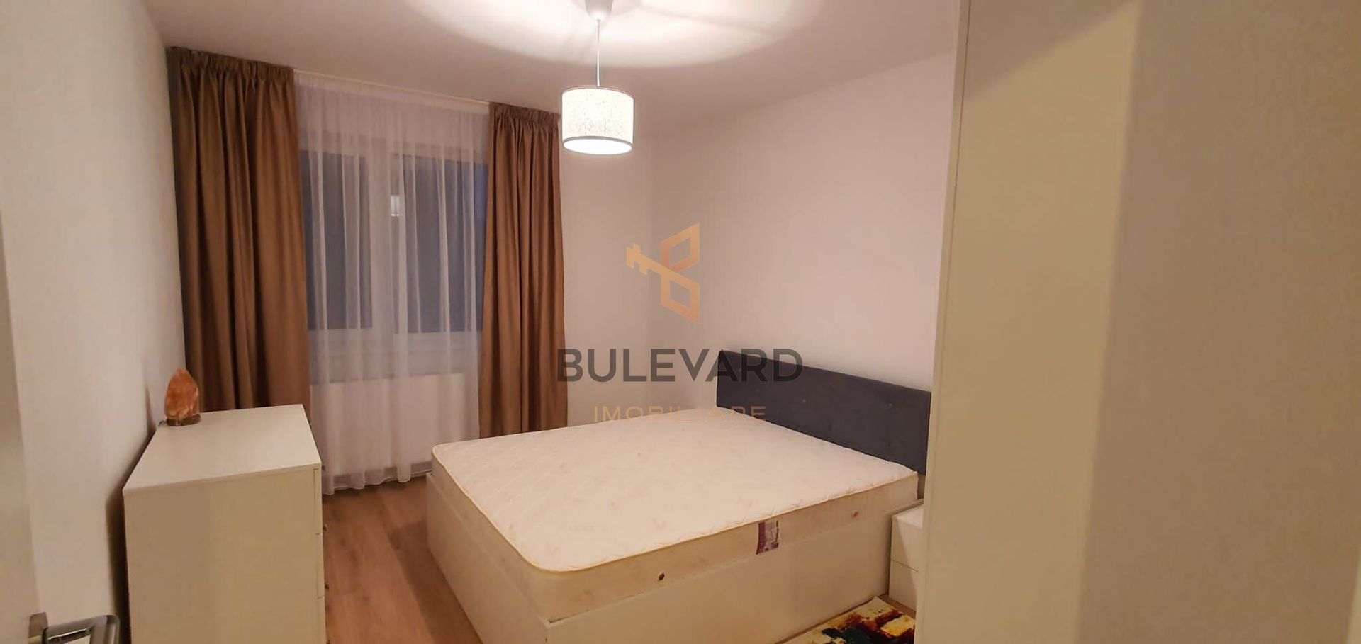 Apartament cu 3 camere + parcare subterana,  zona strazii Eroilor! - Poză 3