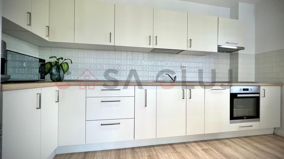 Modern, luminos, cu vedere panoramica si loc de parcare - Gheorgheni - Poză 9