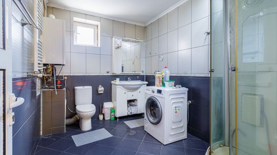 Casa cu curte | Potential pentru rezidenta sau afacere| Aparatorii Patriei - Poză 8