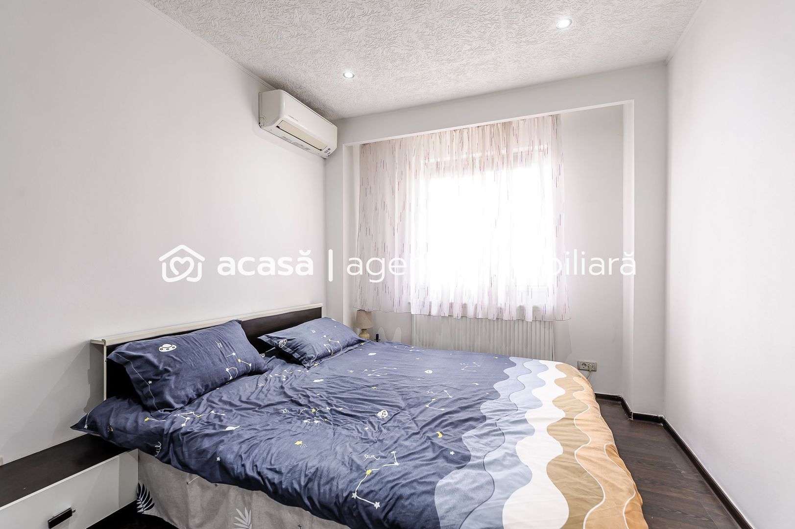 VANDUT! Apartament 3 camere - renovat recent - Poză 3