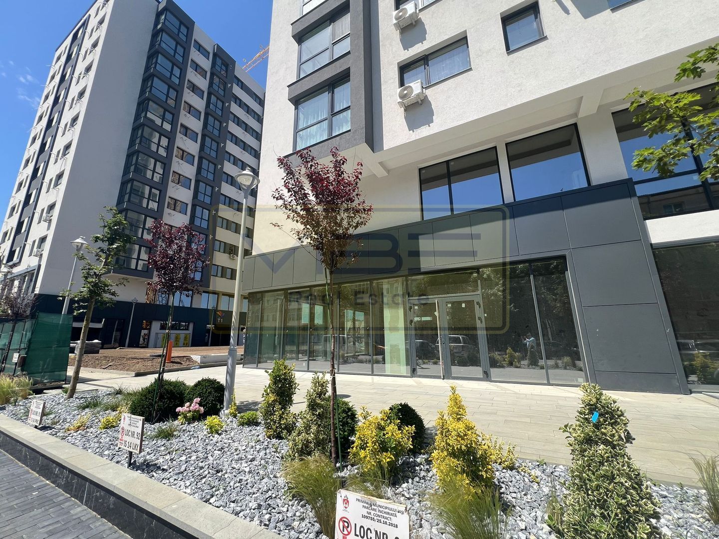 Apartament nou, modern, cu parcare la Comat Towers. - Poză 1