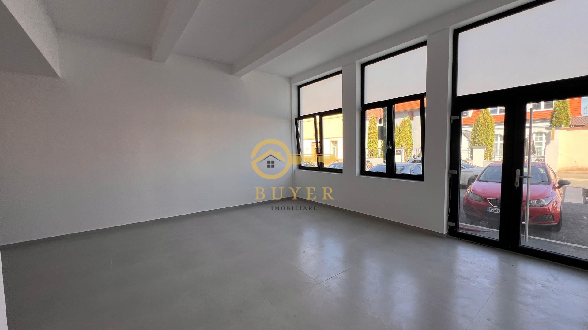 Spațiu comercial de închiriat în Cisnădie – renovat, cu vitrine la str - Poză 2