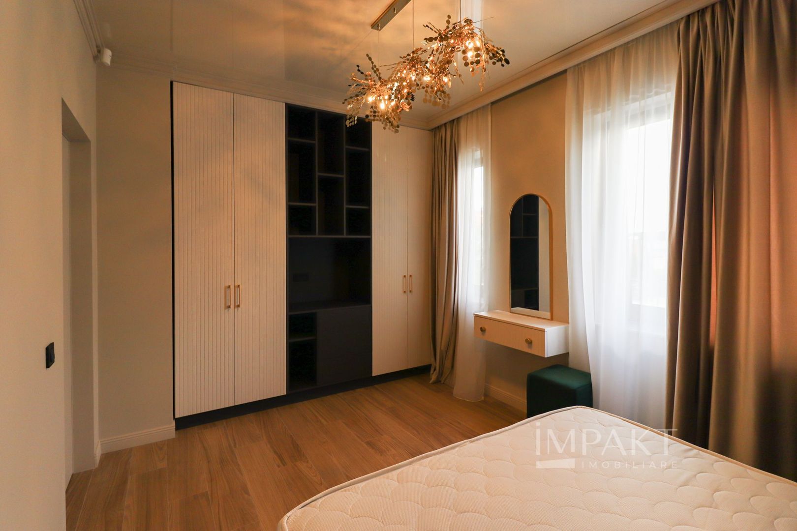 Oportunitate investitie! Vanzare casa cu 3 apartamente in Europa! - Poză 19