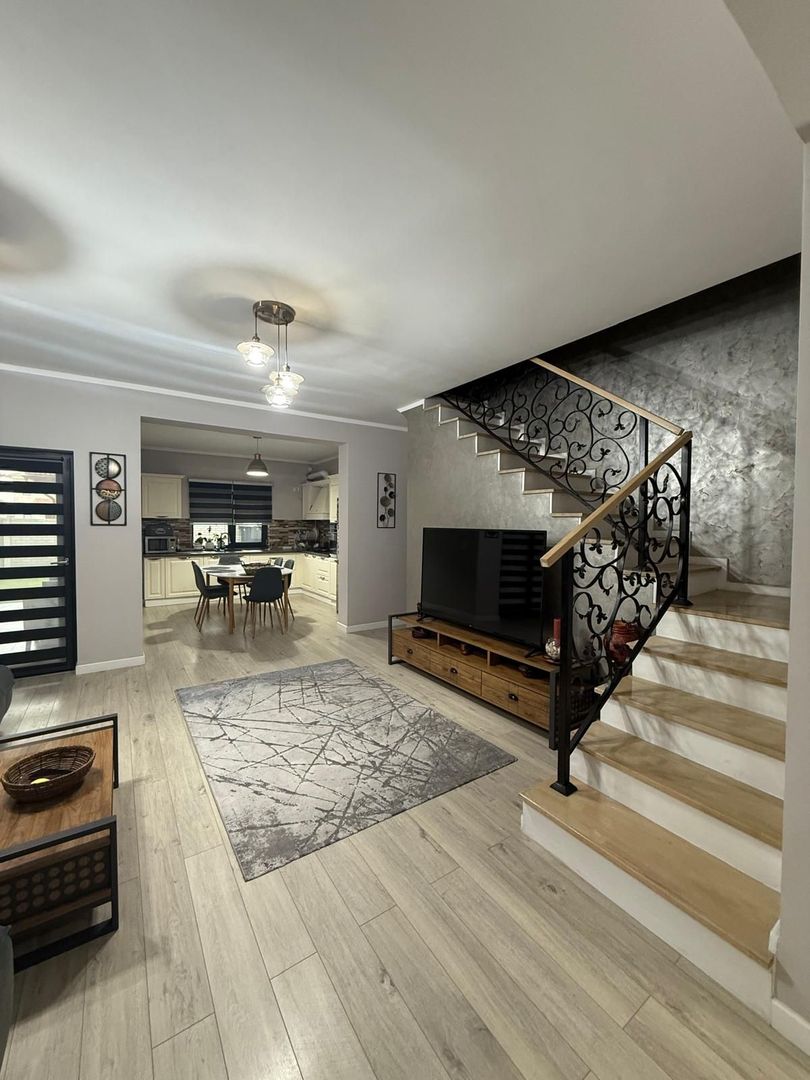 Duplex  5 dormitoare - utilat complet - zona centrala - Dumbravita - Poză 1