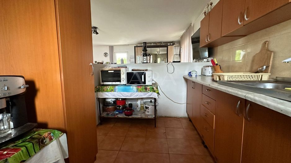 Casa cu 4 camere de vanzare in Iris - Poză 3