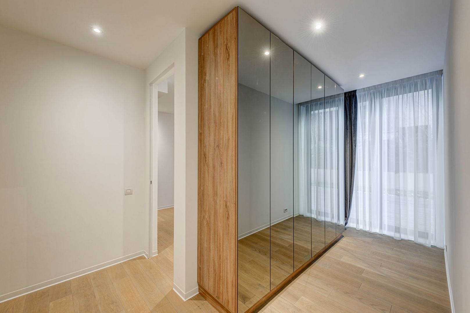 Apartament spatios 4 camere tip duplex | One Charles de Gaulle - Poză 10