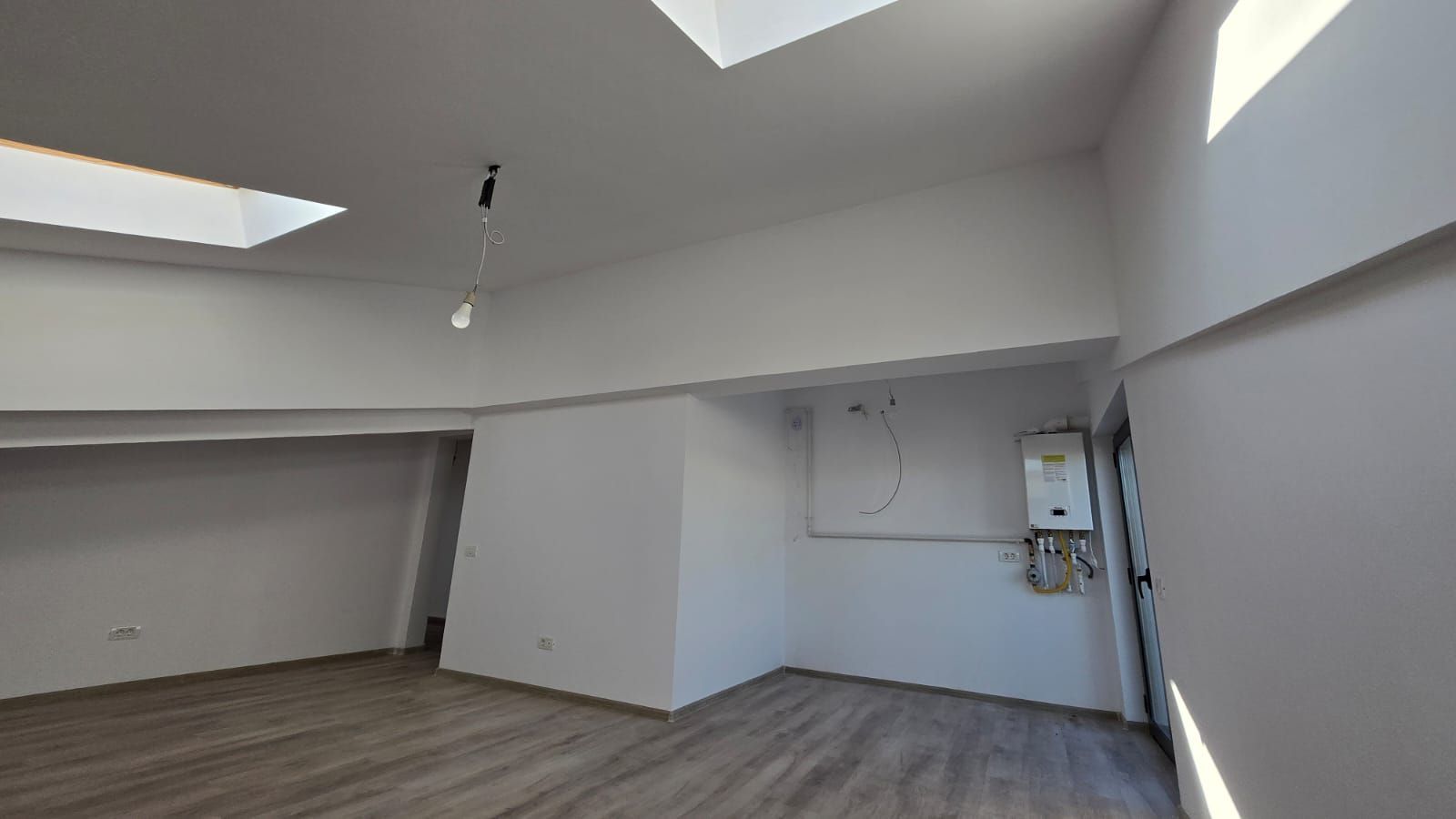 Apartament 3 camere-gata de mutare-Berceni! - Poză 3