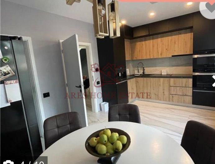 Casă / Vilă cu 6 camere de închiriat în Dumbravita - Poză 4