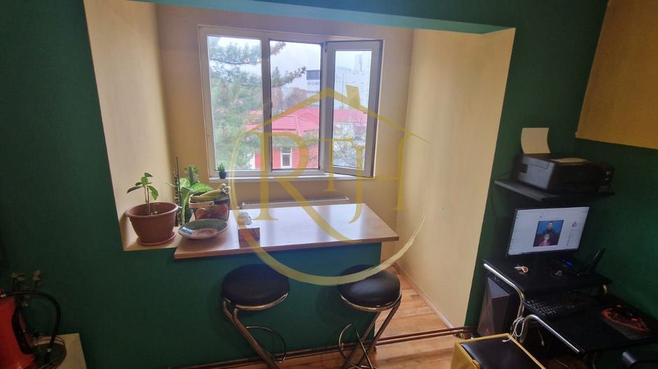 Vand apartament cu 4 camere in zona spitalul judetean,comision ,,0'' - Poză 6