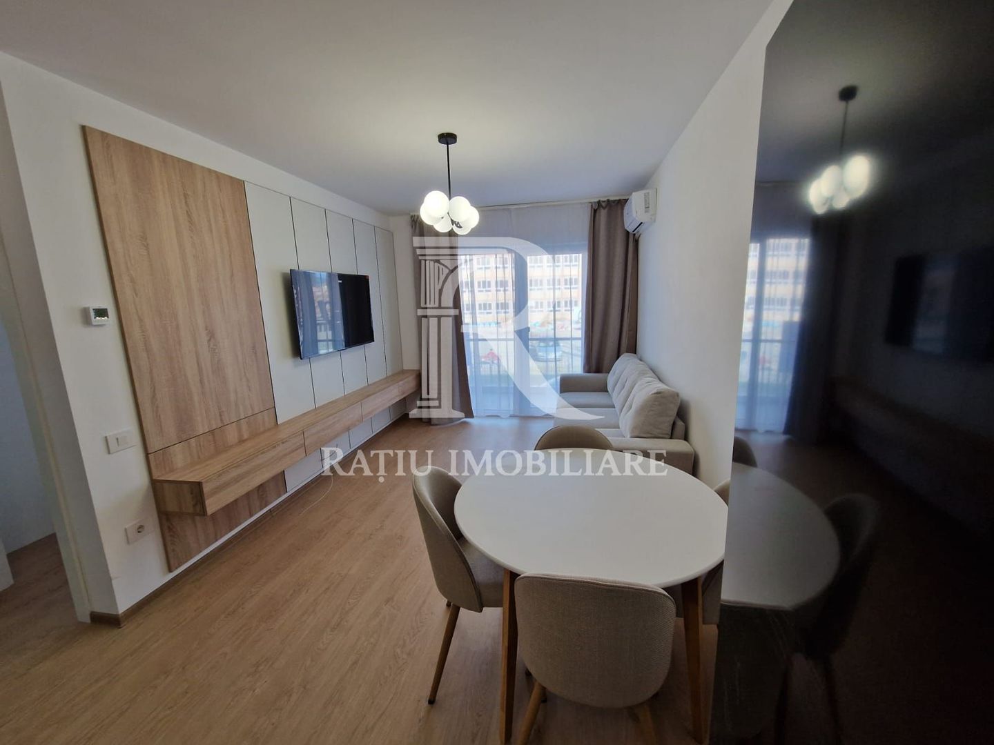 Apartament cu 2 camere ultracentral  | Charm Residence  |  Oradea - Poză 4