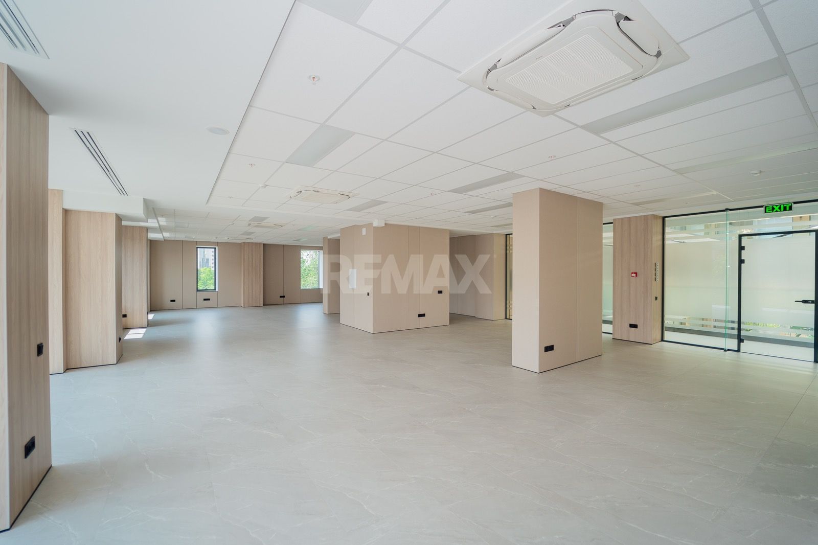 Spațiu Comercial de Închiriat – 168,2 m² - Poză 2