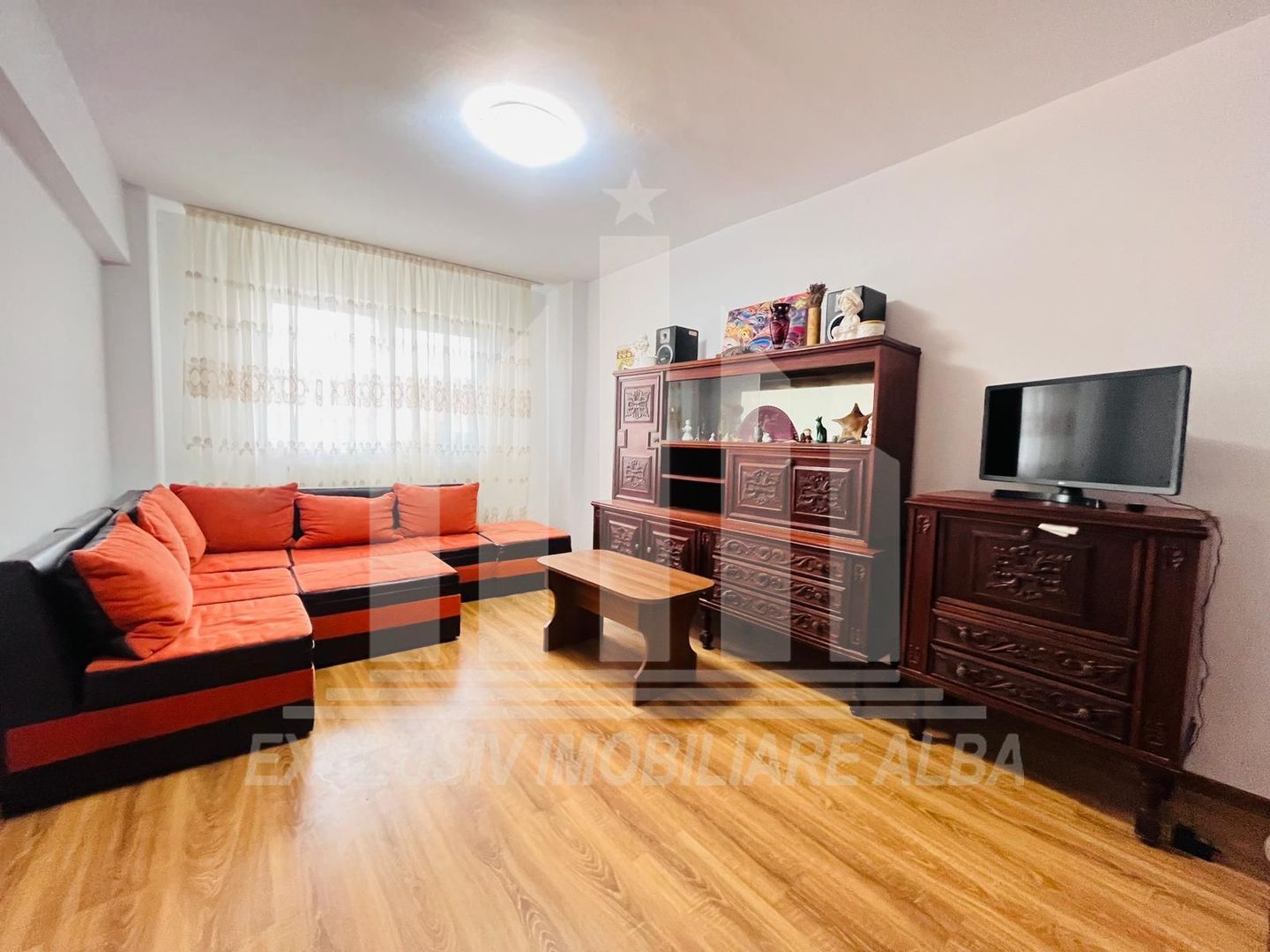 Vanzare apartament 2 camere decomandate, zona buna Cetate - Poză 2