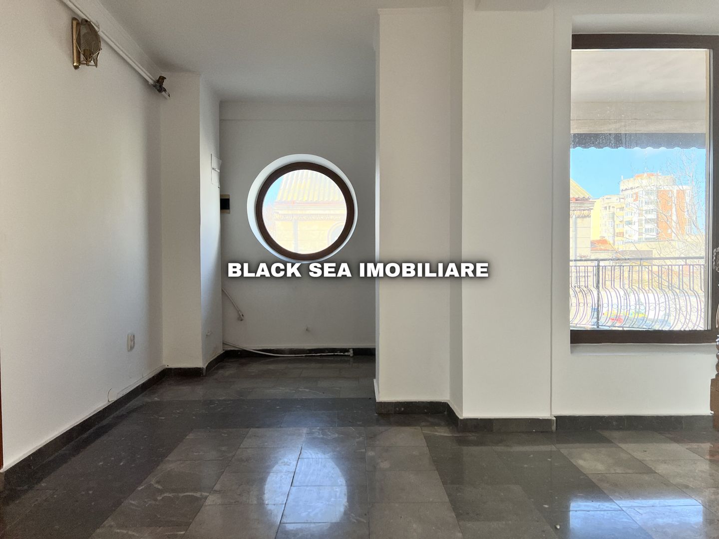 Vila 7 camere D+P+1+M - 2 Garaje - 50m de plaja - Zona centrala - Poză 15