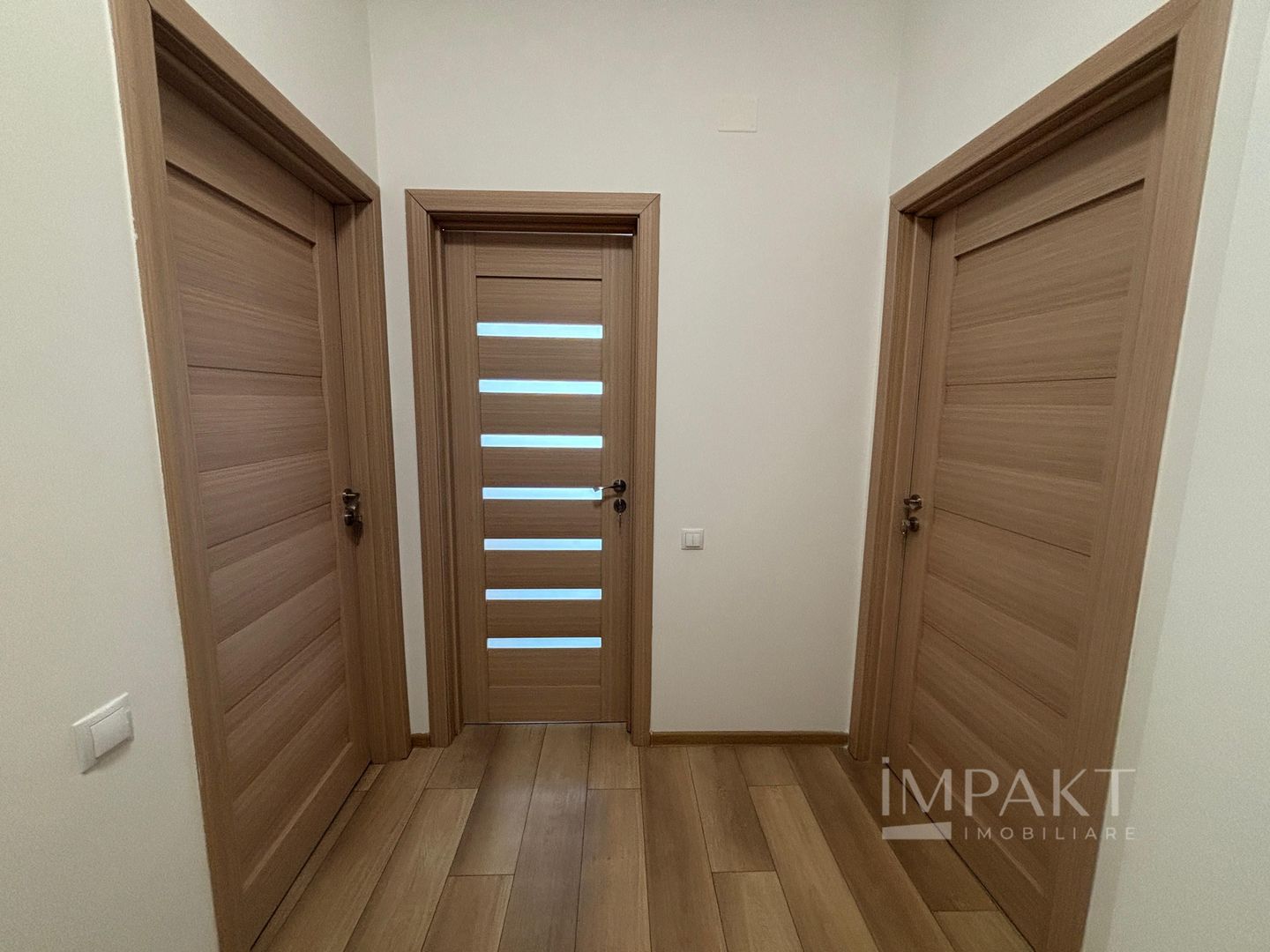 Oferim spre închiriere apartament cu 3 camere,  75mp,  zona centrala - Poză 11