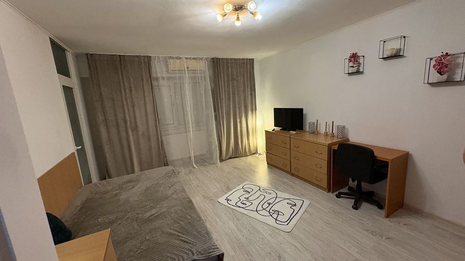 Garsoniera spatioasa in zona Piata Muncii - Campia Libertatii - Poză 1