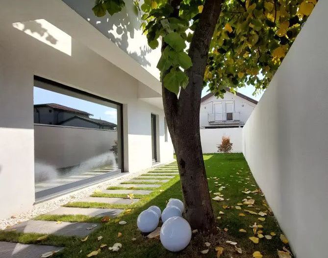 O casa simpla alba dar totusi sofisticata zona Pipera - Poză 6