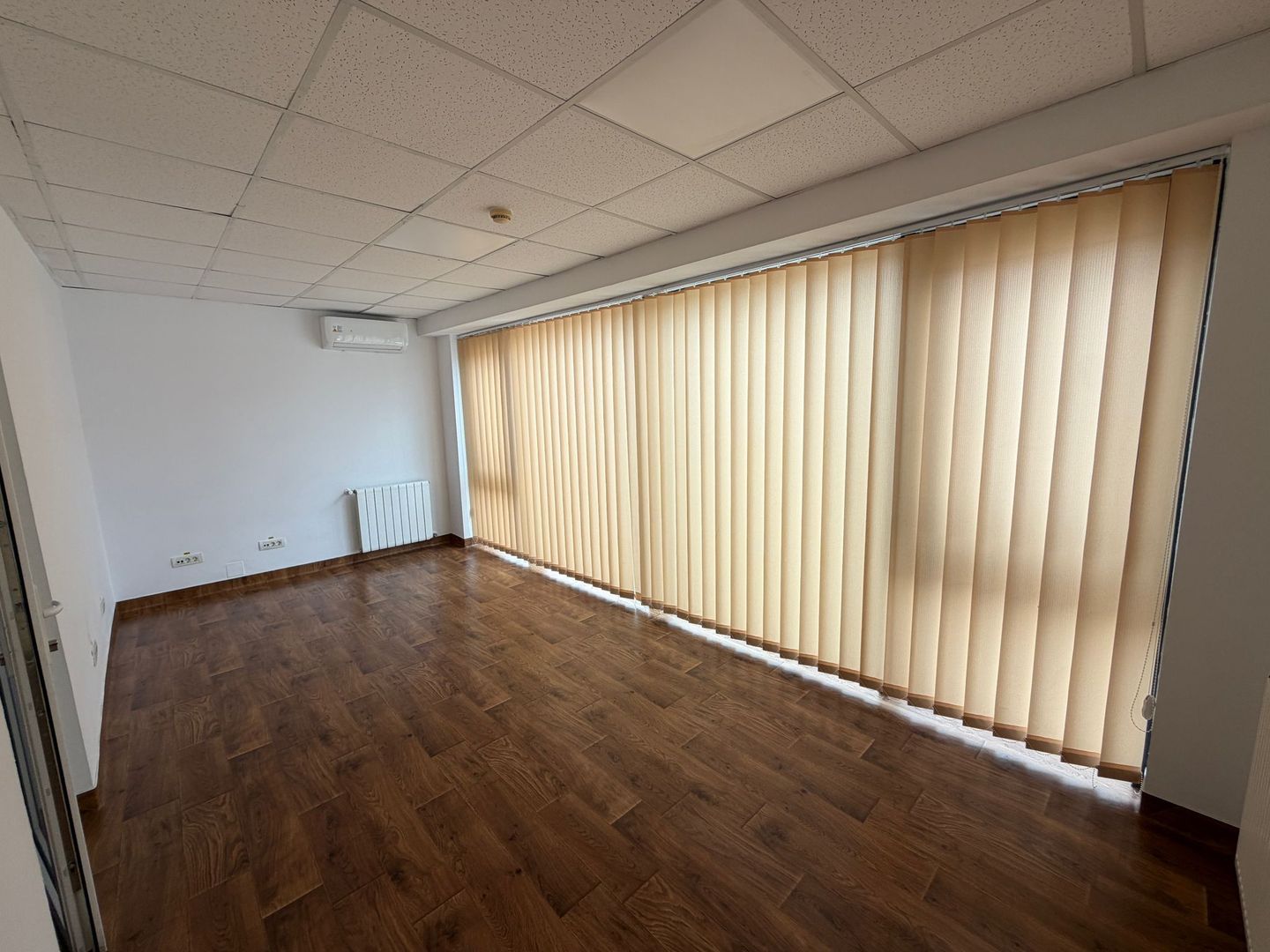 Clădire Multifuncțională 800 mp | Renovată 2024 | Ideală pentru Clinică, Birouri - Poză 13