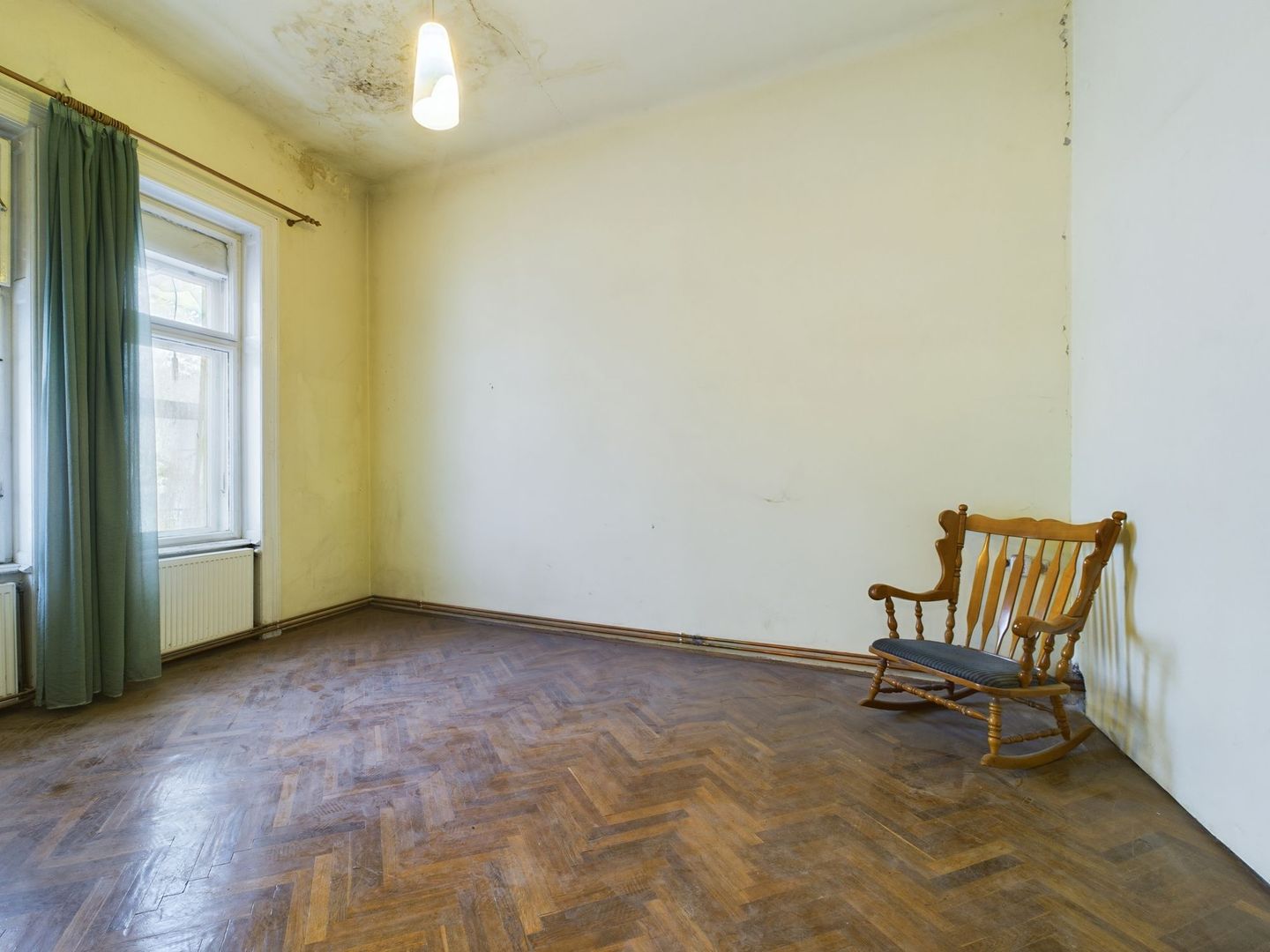 Apartament generos în zonă centrală cu clădiri istorice! - Poză 2