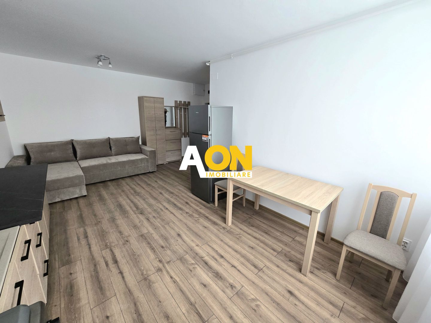 Apartament cu 2 Camere, Prima Închiriere, Garaj, Zona Alba Mall - Poză 3