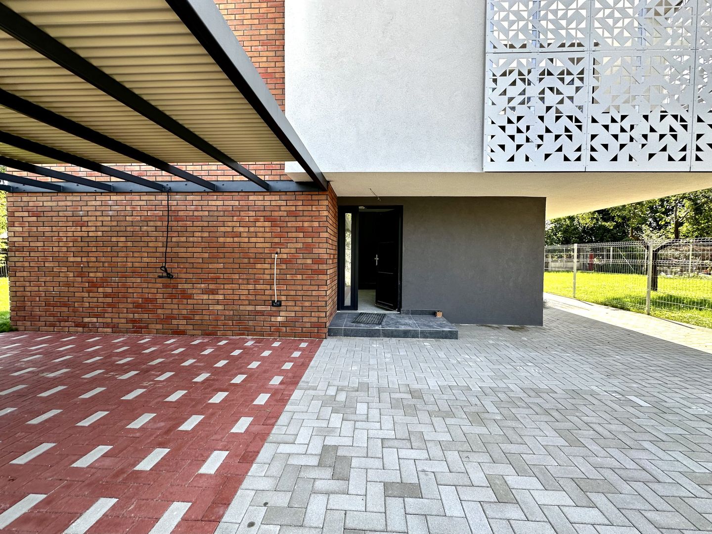 Casa individuala - 172 mp util - terasa rooftop cu jacuzzi , 550 teren - Poză 5