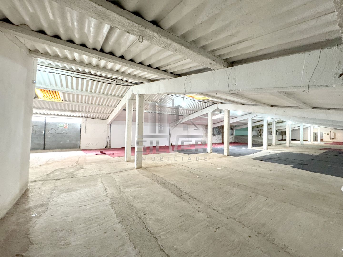 Spatiu industrial cu 4 hale/Teren 9300 mp/SU.7800 mp. - Poză 4