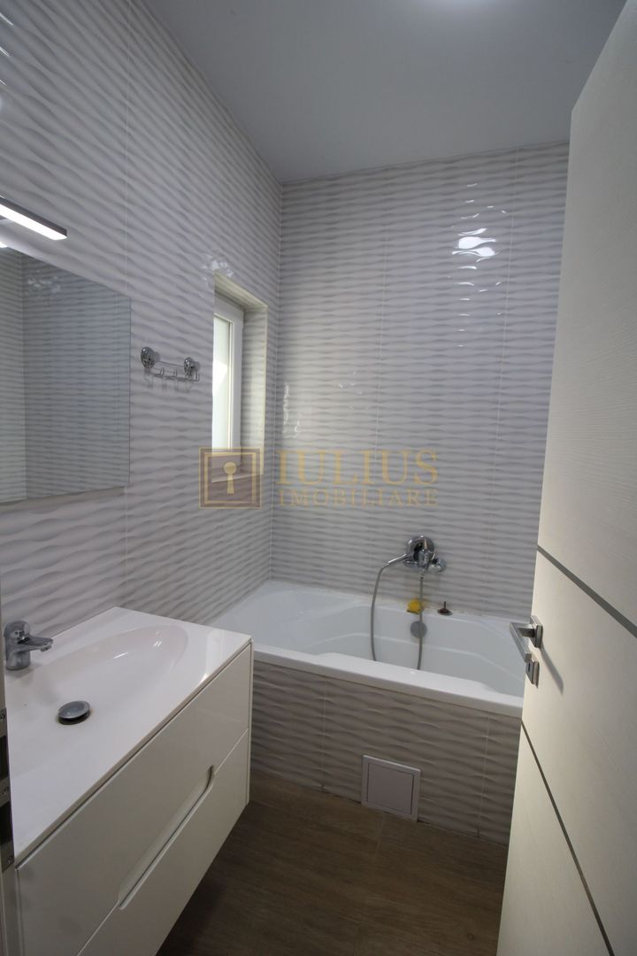 Casa cu 3 camere, locuri de  parcare, curte - Poză 21