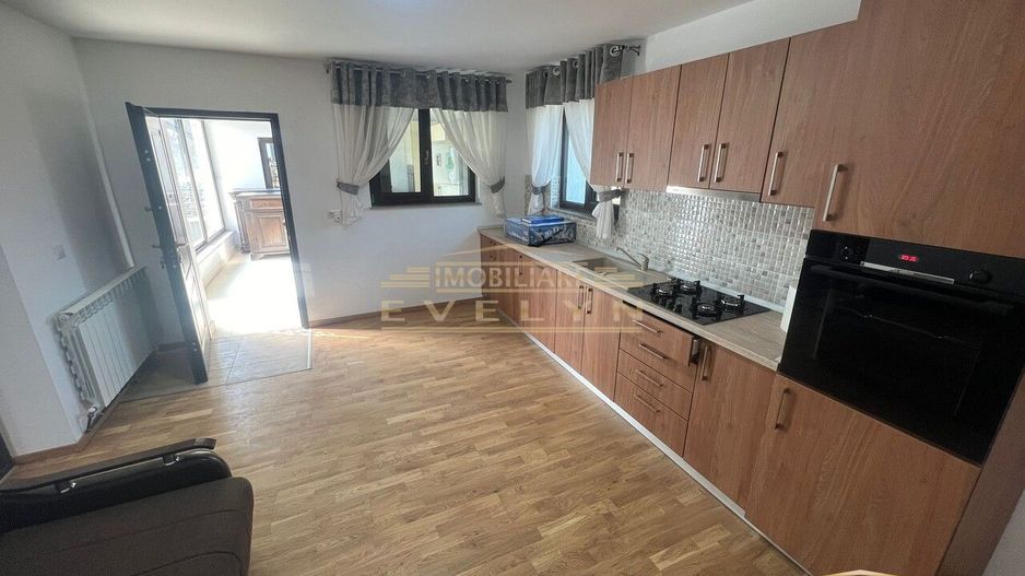 Casa de vanzare in Cristesti la strada principala, renovata complet !! - Poză 4