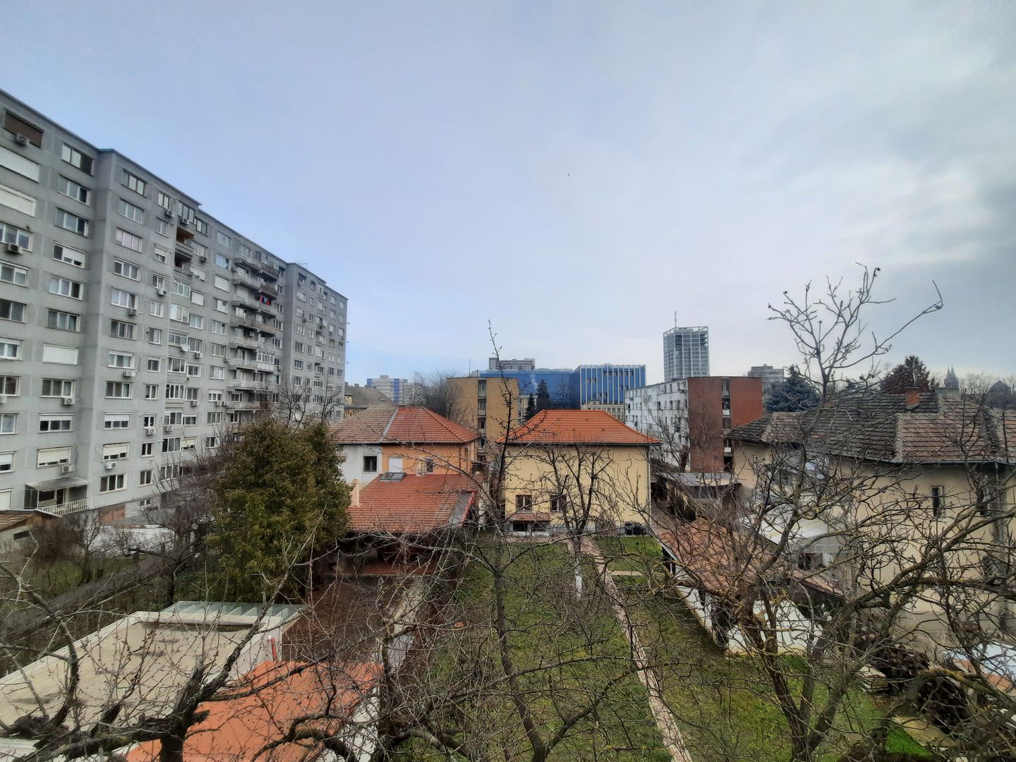 Apartament frumos si renovat cu garaj - zona Medicina - Poză 10