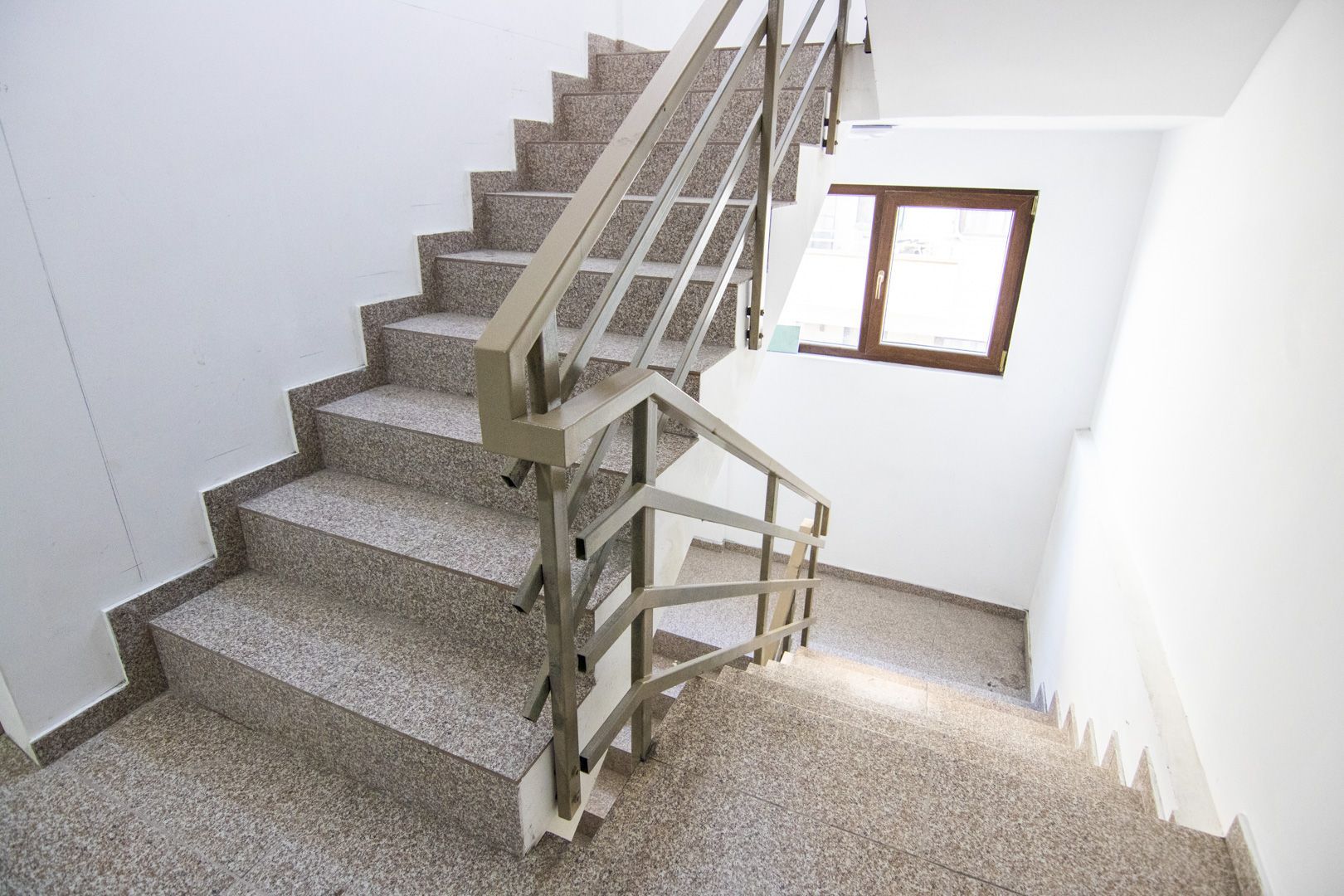 APARTAMENT DECOMANDAT | 2 CAMERE 63 MP, ET. 3/3 | DRUMUL TABEREI | COMISION 0% - Poză 12