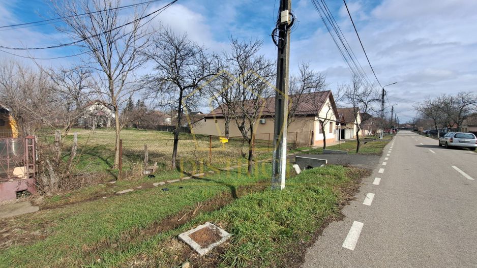 Teren imprejmuit pretabil pentru casa in vatra satului | Giarmata - Poză 3