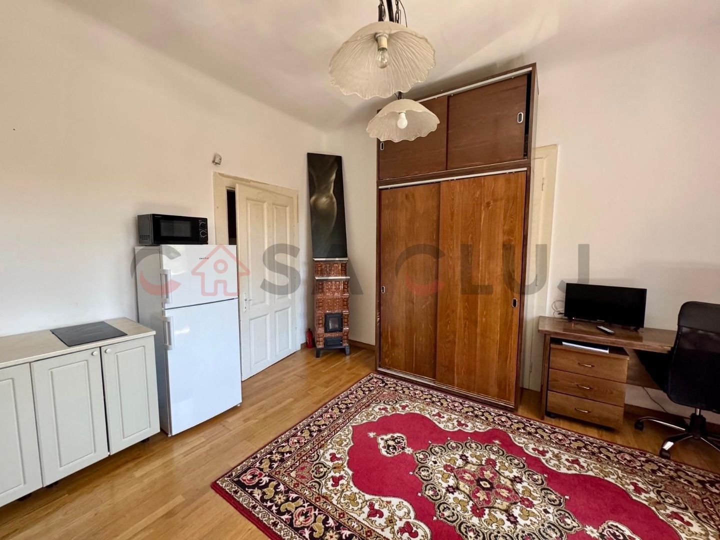 Apartament în vilă, zonă centrală, parcare - Poză 3