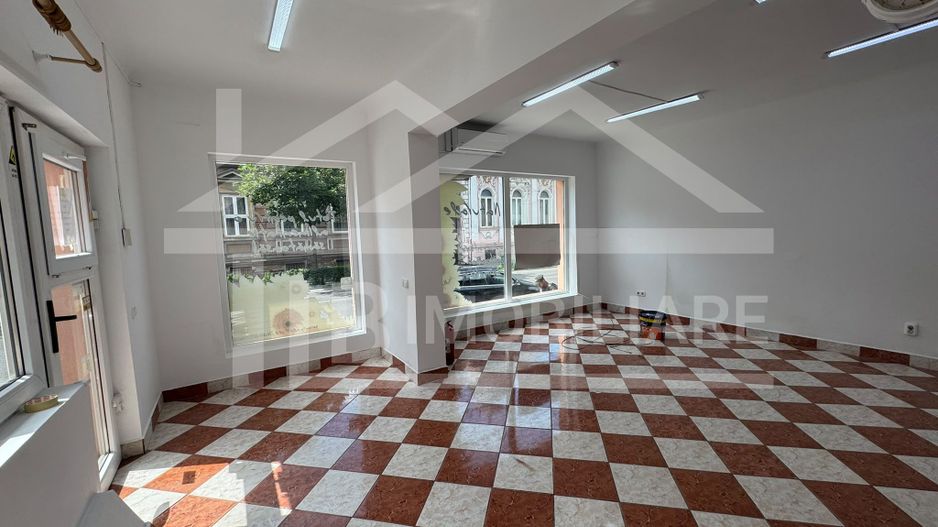 Spatiu comercial, 50 mp, vad pietonal, Zona Revolutiei - Poză 2