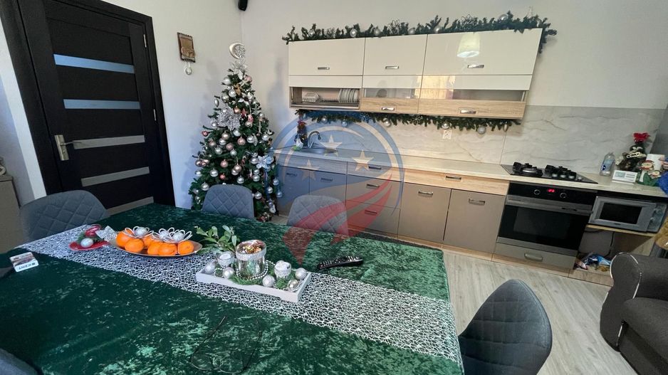 Casa moderna alcatuita din trei apartamente, zona Rovine - Poză 2