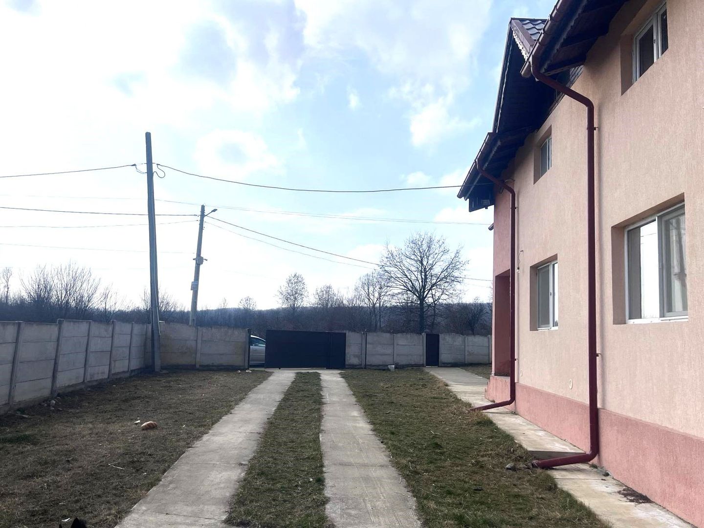 Priveliste frumoasa! Vanzare casa cu 3 camere in Sotanga! - Poză 7