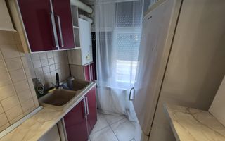De inchiriat apartament cu 3 camere, etaj 3, Micro 16, 450 euro - Poză 4
