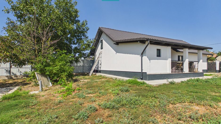 Casă cu 4 camere și teren de 738 mp - Șimand - Poză 2