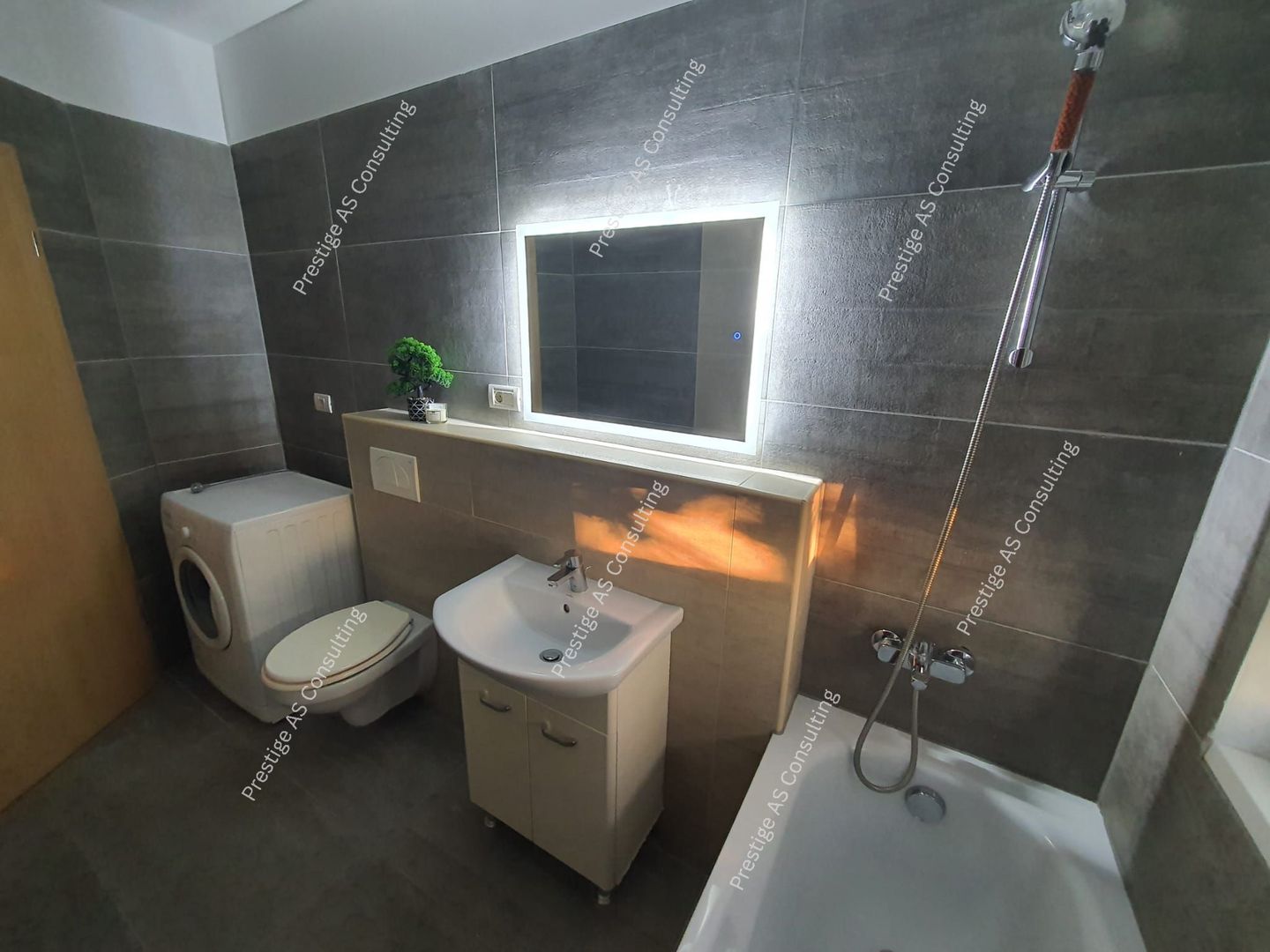 Închiriez apartament, 65mp, loc de parcare - Poză 11