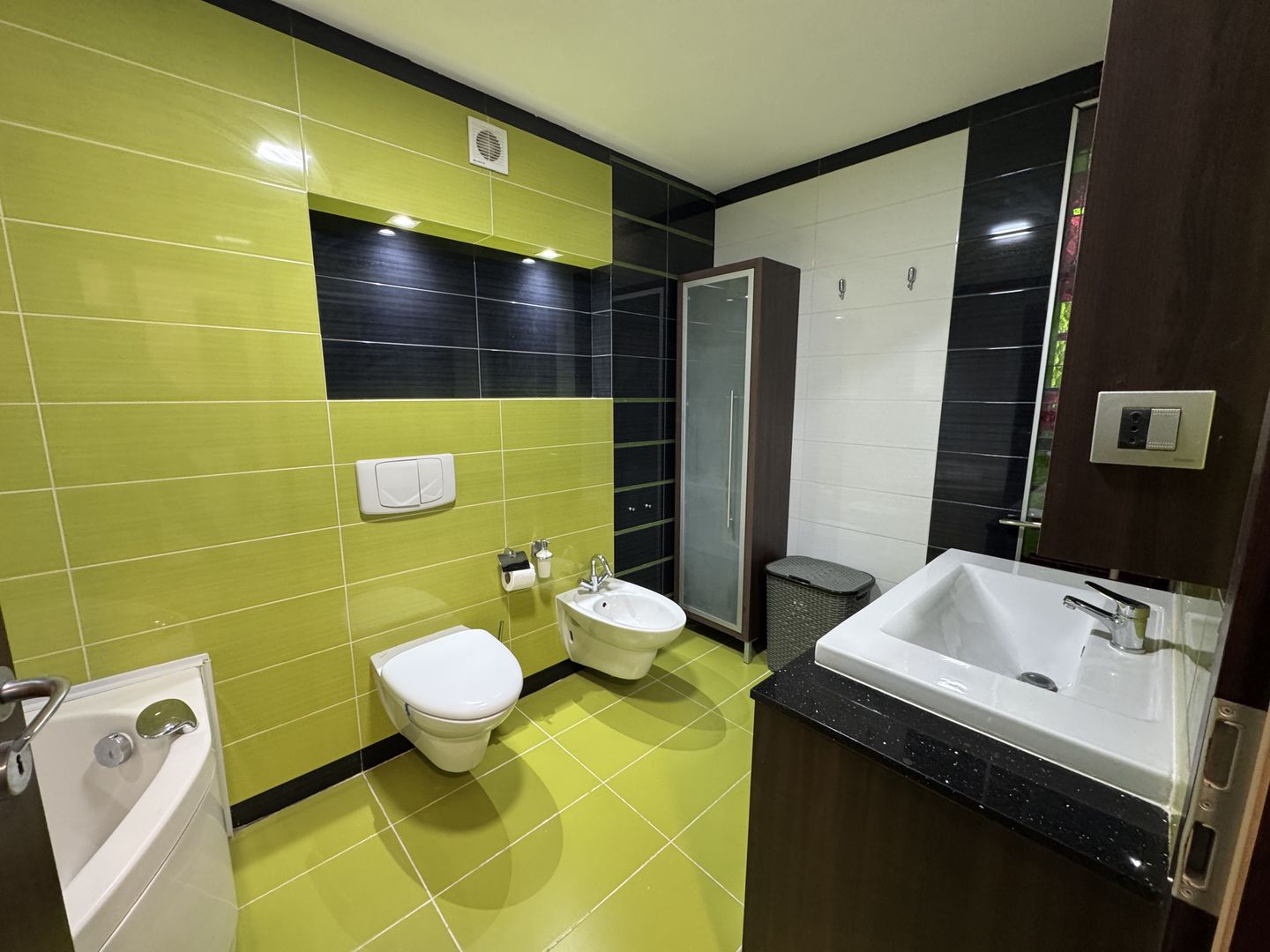 Super apartament in blocul turn de la OMV - Poză 4