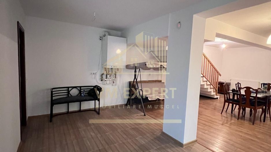 VILA 6 CAMERE 270 MP TEREN 1044 MP CÂMPULUNG, 0 COMISION CUMPARATOR - Poză 47