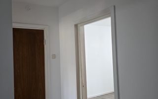 APARTAMENT 3 CAMERE SEMIDECOMANDAT - Poză 3