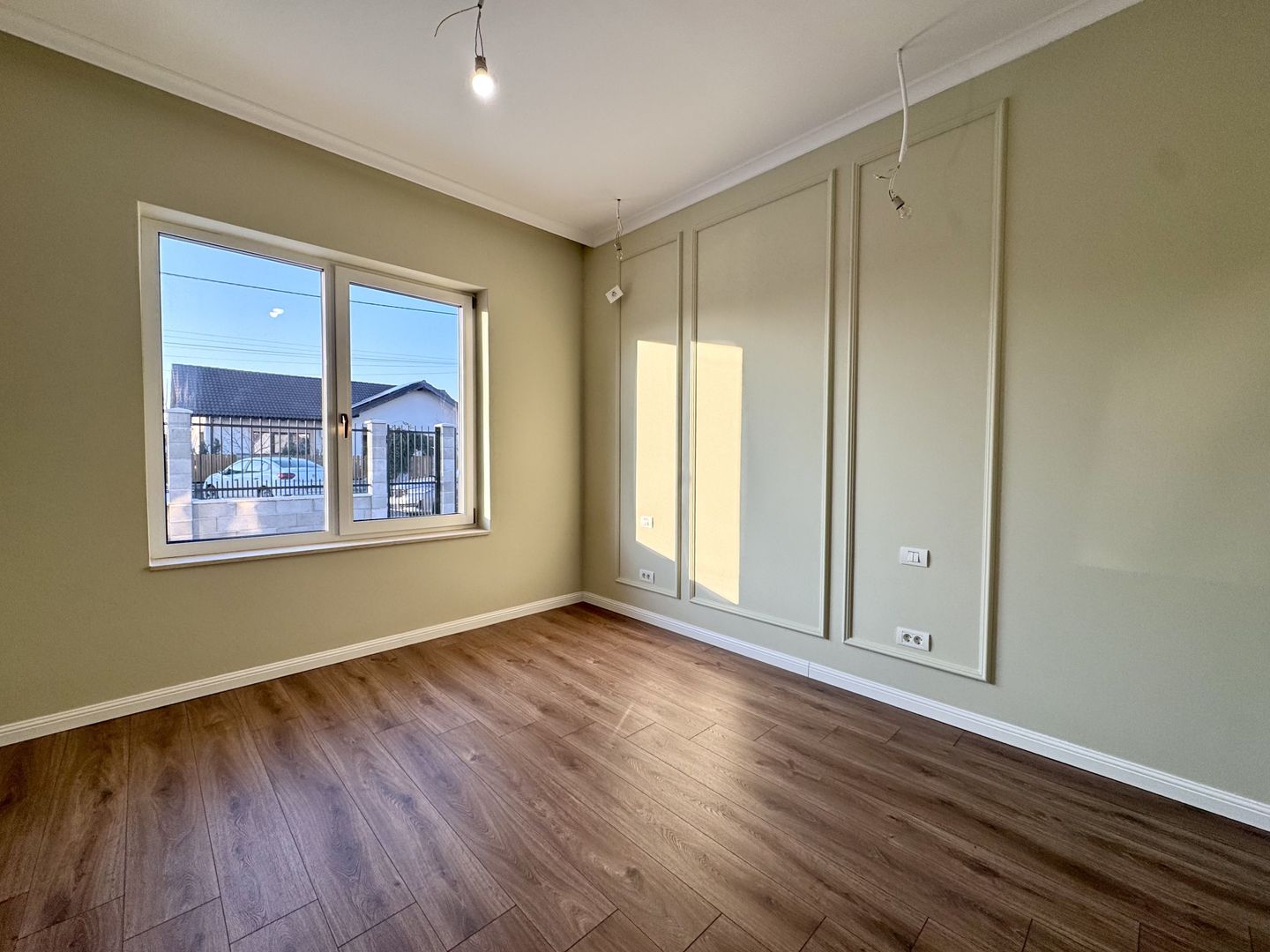 Duplex modern cu grădină, la intrare în Moșnița Nouă - Poză 3