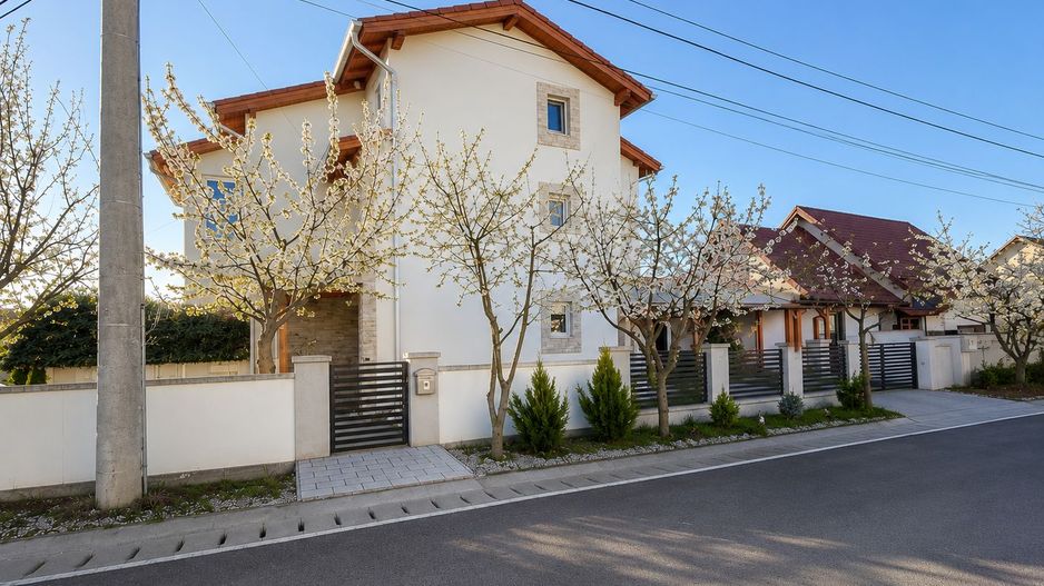 Duplex Spațios cu 3 Dormitoare și Curte Amenajată | - Poză 8