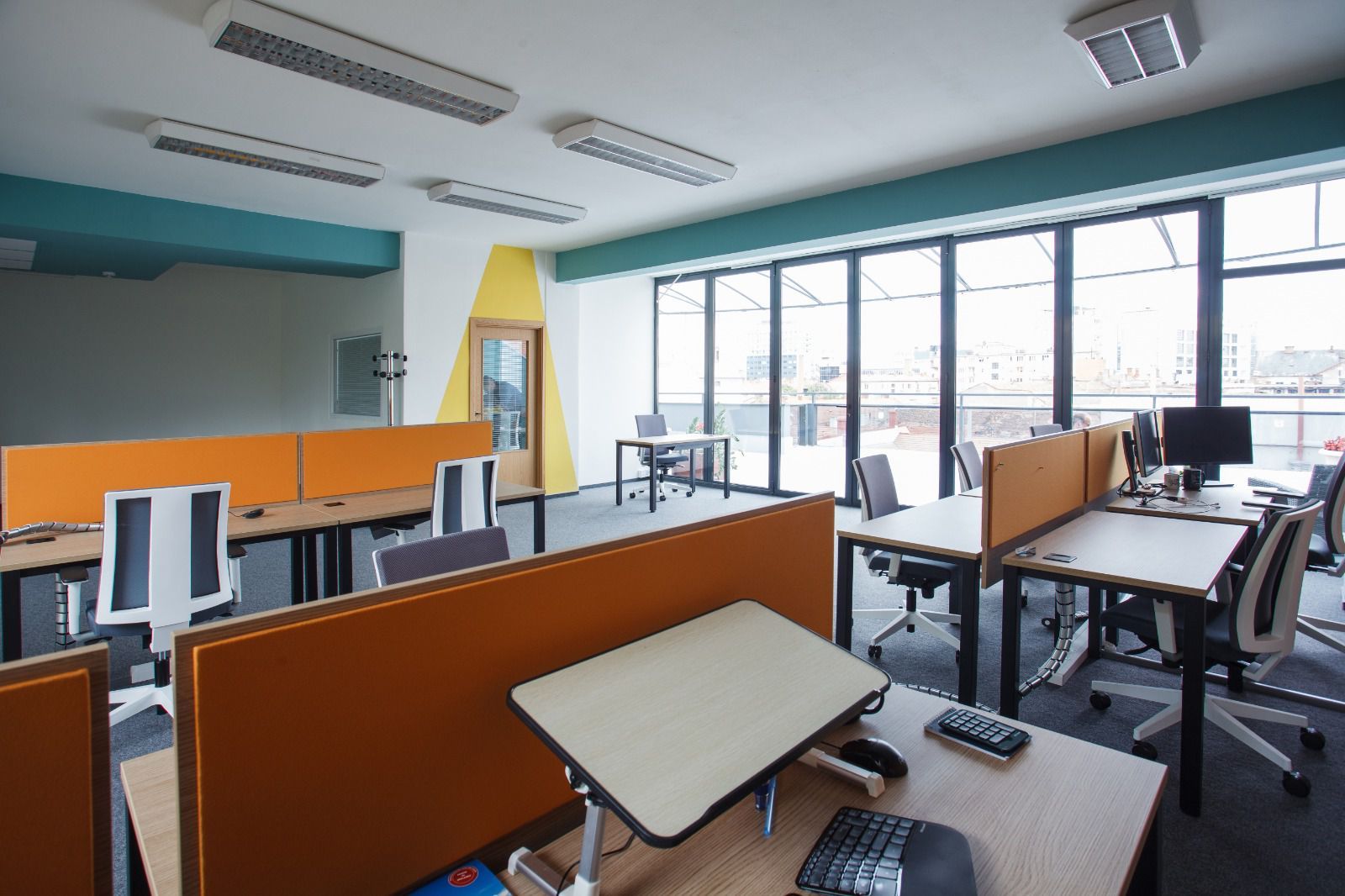 Cladire ultramoderna de birouri I 1.350mp I Ultracentral I COMISION 0% - Poză 23